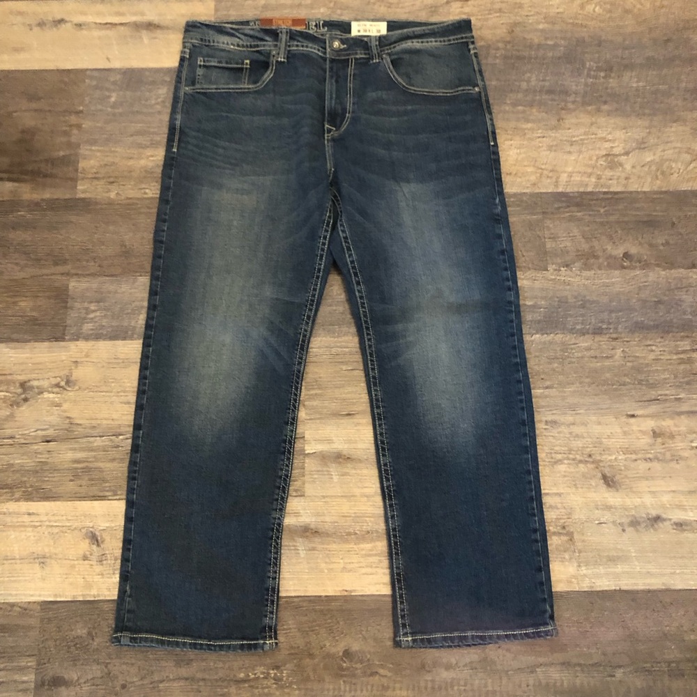 Axel slim boot stretch jeans, fancy back pockets, Size 38x30 NWT